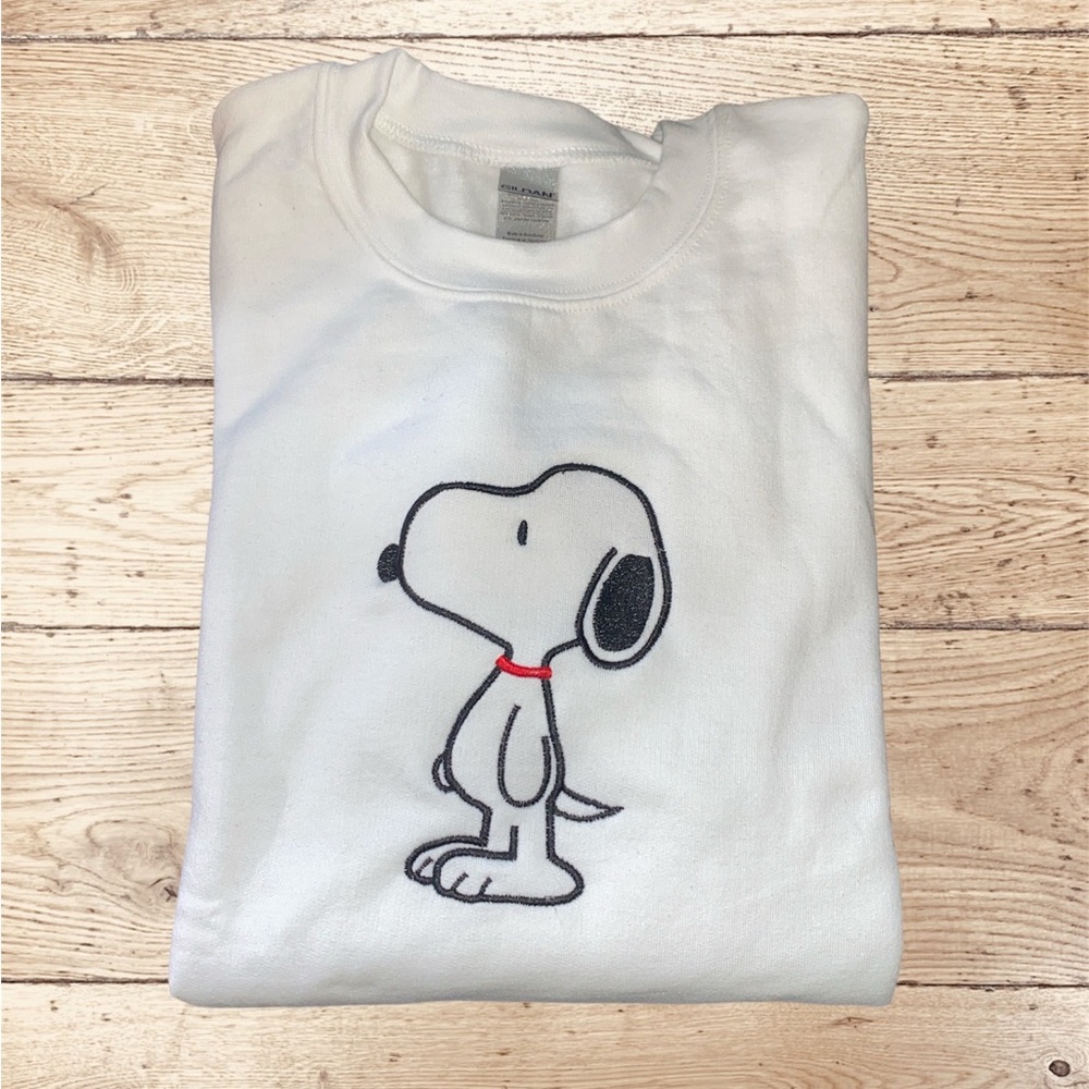 Peanuts Snoopy sweatshirt, size small. All embroidered design NWOT